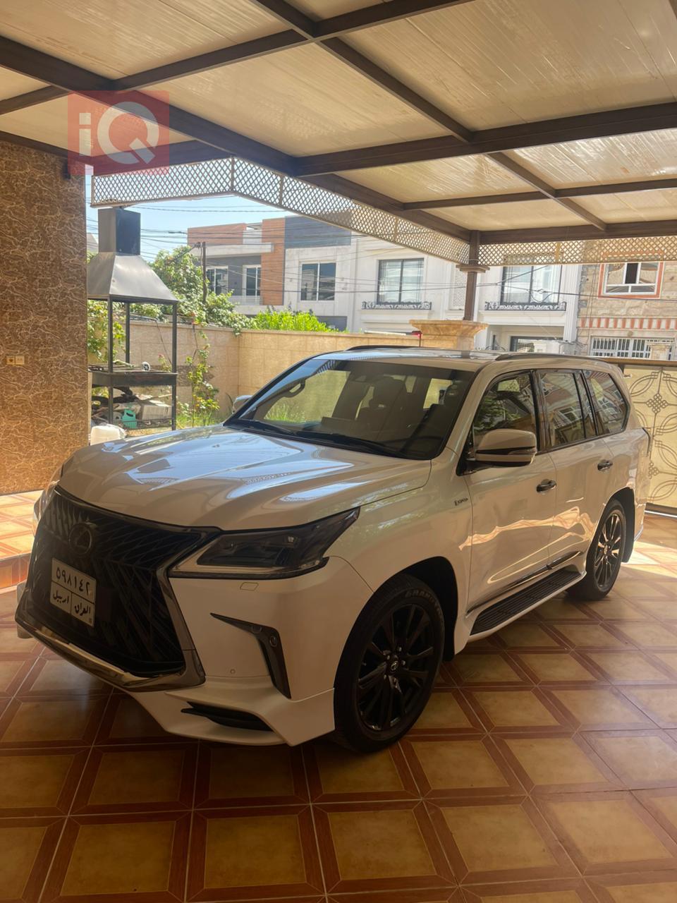 Lexus LX